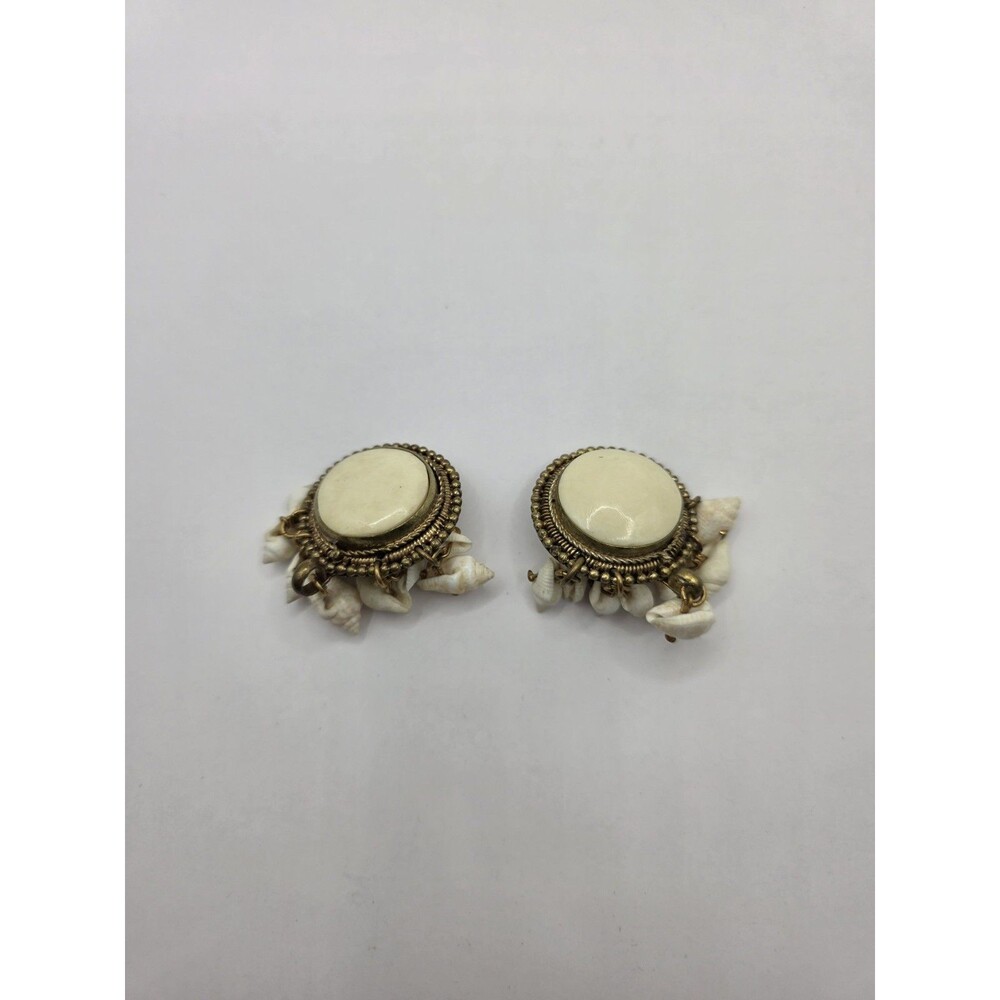 Vintage Cream Enamel Goldtone Shell Clip-On Earrings Heidi Daus 1 1/2"